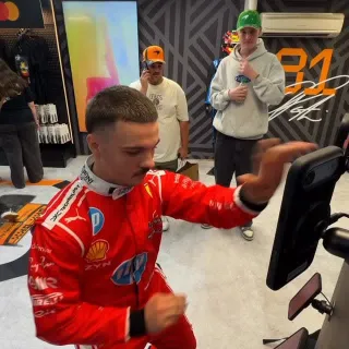 Are your reflexes faster than a F1 driver? Tap Oscar’s head as soon as it pops up! 

We built a Quad Lock Speed Test using our mounts to secure the phones. Play before or after you check out at our po