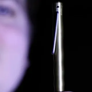 Becoming undeformable.

Last week, we posted a horizontal version of this video to YouTube (check it out) and learned from our audience that two pens use a similar wire gate clip - the UniBall One and