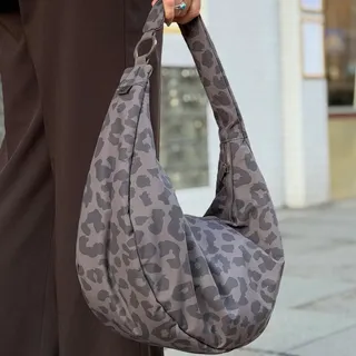 New Colorway unlocked: Unsere Taschen gibt’s jetzt auch in braun leo. 🤎🐆 #JohnnyUrban #UrbanLifeStyle #NewIn