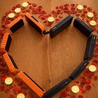 The perfect Xtorm power match for Valentine’s Day. ❤️🔋 
A gift that’s always useful, whether you’re surprising someone or treating yourself.