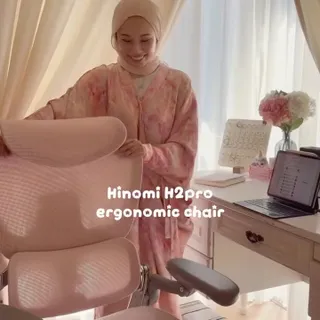 still can’t believe i found my dream chair for my room 🩷 little upgrade, but such a big difference!

#hinomi #hinomih2pro #desksetup #studysetup