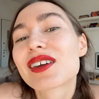 It’s always red lips o’clock ⏰💋

Masha is wearing Aroma Lip Pencil and Aroma Lipstick Pummarò