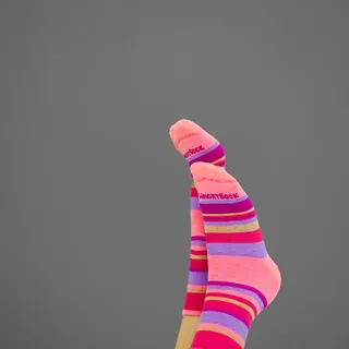 🏃‍♂️ Warum Wrightsock beim Laufen ein Gamechanger sind

Viele Läufer unterschätzen ein entscheidendes Detail: die richtigen Socken. Normale Baumwollsocken mögen im Alltag funktionieren – beim Laufen k