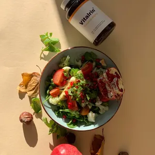 Lust auf einen Wintersalat😍?…
.
.
…..der Dich stärkt und Dich an den Sommer erinnern lässt ✨…
.
.
dann wird Dir unser Salat auf alle Fälle gefallen. Was bei einem leckeren Wintersalat nicht fehlen dar
