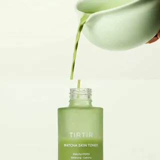 from matcha to skin 🍵
the TIRTIR matcha skin toner helps soothe, hydrate, and refresh for a balanced, healthy-looking glow.

#TIRTIR #TIRTIRskincare #TIRTIRMATCHA #MatchaPDRN #MatchaToner