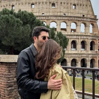 Wanna hear the world while traveling? With the Timekettle W4 Translator Earbuds it’s now possible!🌎💫
The real time two-way translation makes it possible to create seamless conversations in 43 language