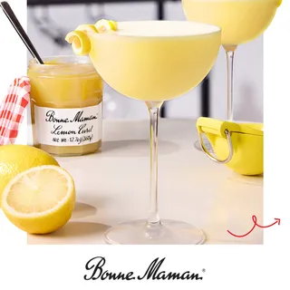 Serve up spring in a glass! 🍋

These wonderfully tart Lemon Curd Fizz Cocktails are love at first sip!

Get the recipe using the link in our bio.