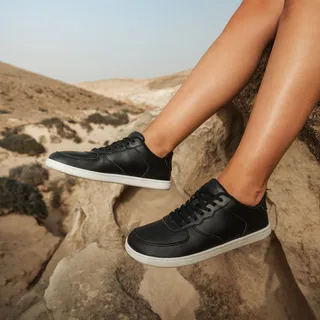 Courtside Classic is our bestseller by far, the model most of our customers keep coming back to. With its basketball-inspired look, it’s a clean barefoot sneaker that works for everyday casual wear.

