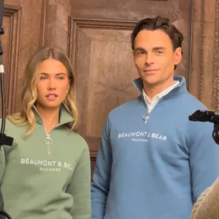 Our Kingswear Quarter Zip is iconic, featuring distinctive white Beaumont & Bear chest branding and our heritage BB on the back of the neck, this piece is a stand out. 

Now available in Vintage Blue 