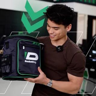 Al een week live… en de Bucketbag gaat harder dan verwacht.
We laten je in deze video precies zien wat het is! 

#detailing #bag #tas #cardetailing #carcare