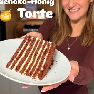 Anzeige/ Schoko-Honigkuchen🍫🍯

Für das Rezept habe ich den Honig mit echter Bourbon Vanille von @allgaeuerwanderimkerei verwendet – der gibt dem Kuchen einen besonders feinen, aromatischen Geschmack.🍯