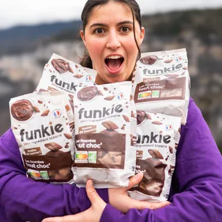 🎁 GAGNEZ NOTRE NOUVEAUTÉ : Les fourrées tout choc’ Funkie 🍫

On a revisité les céréales cultes de notre enfance en version tout choc’, fourrées et ultra gourmandes… Un kiff pour tous les fans de céréa