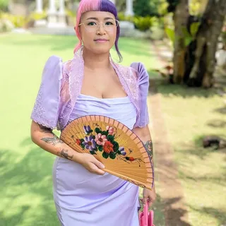 This 💜 We’re obsessed. Lilac purple is a wedding palette fave in 2026 😍 

We love how @_flobot3000_ styled the ‘Nene’ Filipiniana Bolero to match her aesthetic👌

We only have a handful left of this mo