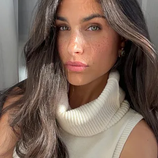 Totally approved this new lippie! Tried the new @merodacosmetics hydrating lip tint.🤍one swipe gives instant hydratation and keep my lips soft all day long! now available in 4 shades #MerodaCosmetics 