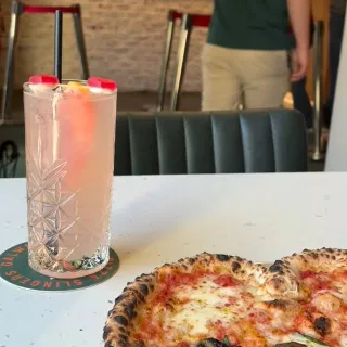 VALENTINES DAY IS FOR ALL THE PIZZA LOVERS 💚

For the weekend that’s in it we have our Paloma on, made with @cincopatricios tequila and @poachersdrinks grapefruit soda. 

Show yourself some love and t