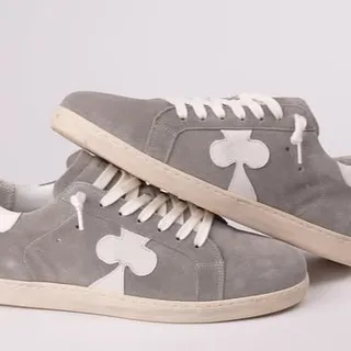 A closer look - The Geneva Grey Suede
#thegallerist