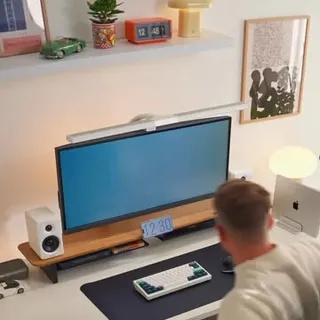 This is the Echo Standing Desk and the matching accessories from @ivono.eu .

You may have seen it in my previous post — I’ve had plenty of time to test it, and I genuinely love working with it. The h
