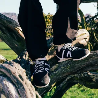 Spring into natural movement with the Prio 👣

Longer days and warmer ground make it the perfect time to reconnect with the way your body was meant to move. The Prio lets your feet flex, spread, and mo