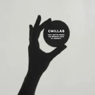 Control the light, kill the oil.
#CHILLAB #LavenderMattePowder  #AestheticMinimalism#EffortlessStyle