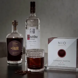 ESPRESSO MARTINI DAY 

Celebrate the most edgy ingredient in fine mixology: coffee.

Timeless and elegant.
A sip that awakens the senses and fuels the night.

#EspressoMartiniDay #CoffeeCocktail #Mixo