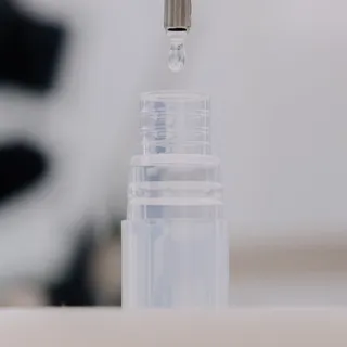 🇦🇹 Einblicke aus unserer Produktion in Tirol 🇦🇹

In unserer eigenen Produktionsstätte in Österreich stellen wir eine Vielzahl unserer Produkte für Dich her. Von unserem Nail Care Pen, über das Hair Co