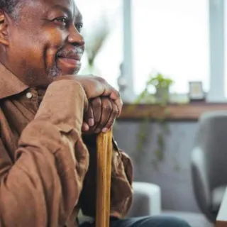 Fisetin improves cognitive performance in aging models.
It enhances synaptic function and reduces neuroinflammation, which helps preserve memory and learning capacity as the brain ages.

#antiaging #N