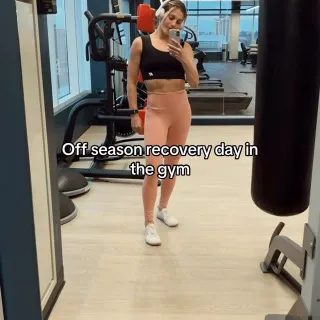 Off season recovery workout in my @forme.science set!!