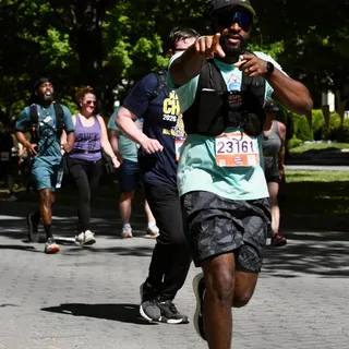 10k down, and feeling great! ✅ 

It was great to be surrounded by great people with the same goal - to cross that finish line! 

Big ups to @dadgang.co for the comfy Dad Gang Run Club hat - the breath