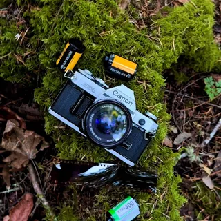 We get the question on how to get your film photos onto your phone all the time! 📷

One of our Camera Cuties💖, @lanebrossphotography explains how easy it is to get from film to phone. 
🎞️➡️🤳
Which loc