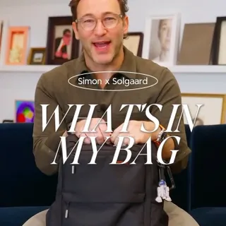 Curious what Simon keeps in his Optimist's Bag? 👀

Here’s a look inside his everyday essentials from travel must-haves to small sources of inspiration.

Shop the limited restock at the link in bio and