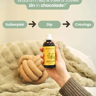 “Waarom heb ik ineens zoveel zin in chocolade?” 🍫
Vaak begint het met een suikerpiek.
Je bloedsuiker stijgt snel
→ je lichaam maakt insuline aan
→ je bloedsuiker zakt weer
En dat moment voelen we vaak