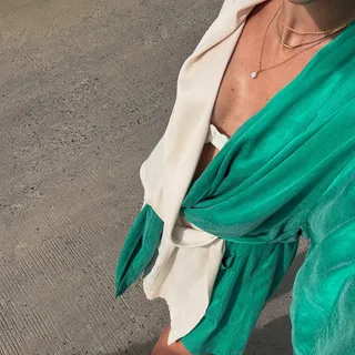 Dream girl, dream dress, dream location 🏝️