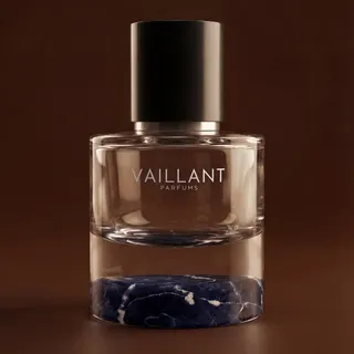 Discret au premier regard, percutant à la première phrase. L’Homme Vaillant. 

#vaillantparfums