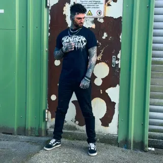 ✖️
𝔇𝔬𝔭𝔢𝔰𝔱 @slaughtertoprevailofficial 𝔐𝔢𝔯𝔠𝔥 @firstbloodmerchandise ⛓️
.
*Werbung/ Advertising 
.
#firstbloodmerchandise #firstblood #slaughtertoprevail #slaughtertoprevailofficial #slaughtertoprevailm