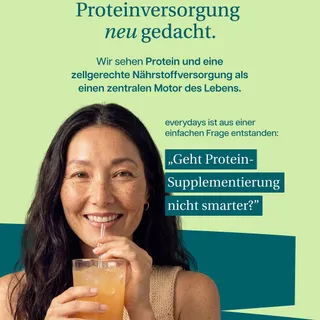 Protein ist kein Trend.
Es ist eine Grundlage unseres Körpers. 🧬💪🏼

Und trotzdem haben wir oft das Gefühl, dass heute vor allem über mehr Protein gesprochen wird.

Mehr Shakes.
Mehr Gramm.
Mehr Volume