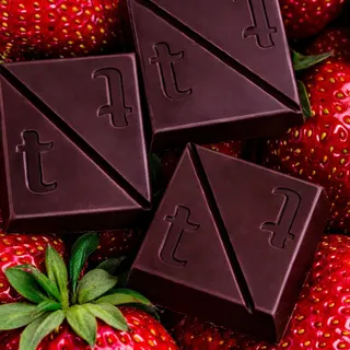 Playing with some chocolate 😏🍫