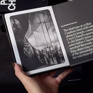 Fashion Unfolded series is more than its remarkable pop-ups. Each volume is also a gallery of stunningly detailed and realistic illustrations, offering a close-up, artistic look at the timeless design