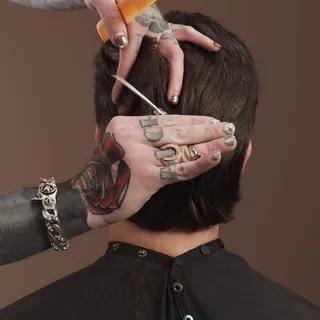 The understated mullet.

Tutorial: Highland pro partner: @titan_barber ✂️
Hair: the great @davececchini ⚡️
Tools: @wahlpro 🛠️
Support up top: Glacial Cream + Glacial Clay Pomade 🌱 

#mullethair #hairc