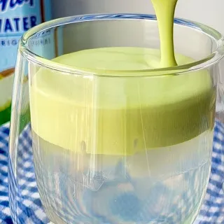 Daylight’s getting longer and spring is calling… time to bring coconut cloud matcha back into our lives ☁️🥥🍵.