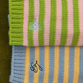 we love spring sweater weather🌷