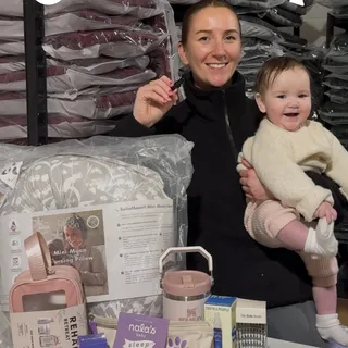 MAMA, THIS ONE’S FOR YOU 💗

*NOW CLOSED* Mother’s Day is coming up and we’re giving away a self-care bundle for one amazing mama!
Think Pretty Mama comfy nursing wear, @rhode & @youthtothepeople beaut