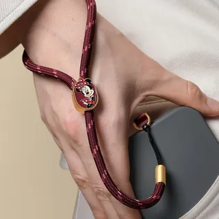When the outfit matches the accessories 😍 ✨

Shop the Disney collection through the link in our bio. 

#Orbitkey #Disney #OrbitkeyxDisney #MickeyMouse #DonaldDuck #LookBook #ClosetCosplay #MinnieMouse