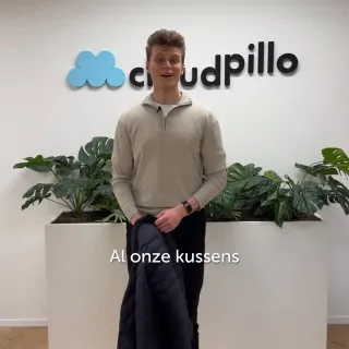 Goed nieuws!🎉

Het Cloudpillo assortiment bij Beter Bed is uitgebreid. Naast het Original kussen kun je nu ook de Cloudpillo Recharge en Cloudpillo Plus shoppen, zowel online als in al onze Beter Bed 