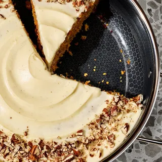 POV: you show up to Easter with this. 🥕🍰
Skillet carrot cake, brown butter frosting, and suddenly you’re everyone’s favorite.
Save now. Thank yourself later.