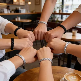 Finding cosy cafés in new towns is the best kind of adventure ☕✨Early spring exploring, good company, and easy, wearable insect protection along the way 🌱🦟
#WeekendWanders #CafeFinds #SpringAdventures
