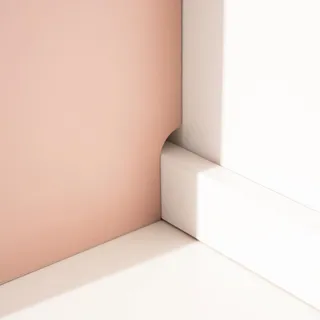 Verleihe deinem PAX-Upgrade den letzten Schliff ✨

Unsere Außenseite gibt es mit oder ohne Aussparung für die Fußleiste – ganz so, wie es zu deinem Raum passt.

#PAXUpgrade #EinbaumöbelLook #InteriorD