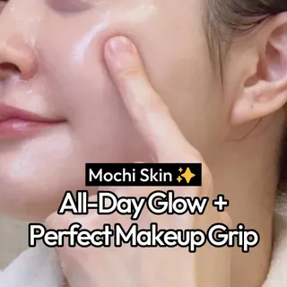 Is This Skin or Mochi?
The Bouncy Mochi-Skin Routine! ♥️

Today we have a special guest from Japan, Shiromi! 🌊

She first discovered Here-Oh My First Serum, fell in love with it, and even recommended 