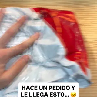 Este es el vídeo más surrealista que he hecho nunca jajajaja

Tendríais que haber visto mi cara al leer el correo del cliente por primera vez 🥸

En cuanto CTT me diga que ha pasado con este pedido os 