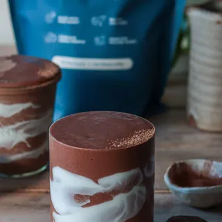 Collagen Mocha Smoothie ↓ 🤎

Once you make this, you’ll stop buying overpriced coffees out. Nothing beats the indulgence of this.

Rich cacao, creamy texture, proper nourishment… the kind that actuall