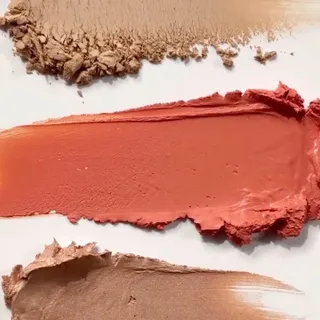 Satisfyingly simple.
The Bare Basics is the only palette you need in your bag⭐️

#sculptedbyaimee